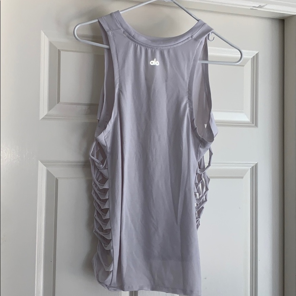 ALO Yoga Women’s workout top - size small - Picture 4 of 4